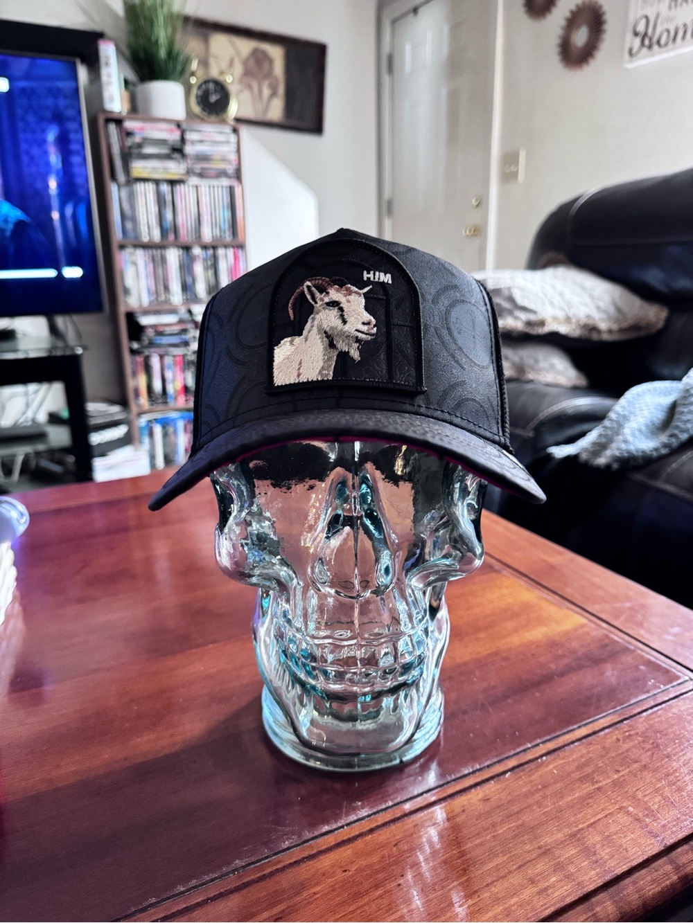 Goorin Brothers “HYMN” Trucker Hat. Mesh Snapback Black/ Red NWT - Picture 2 of 12